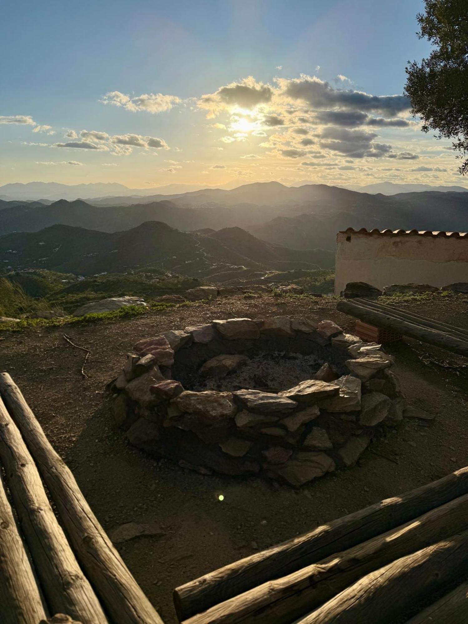 El Cielo, Cortijo En El Corazon De Las Montanas Малага Экстерьер фото
